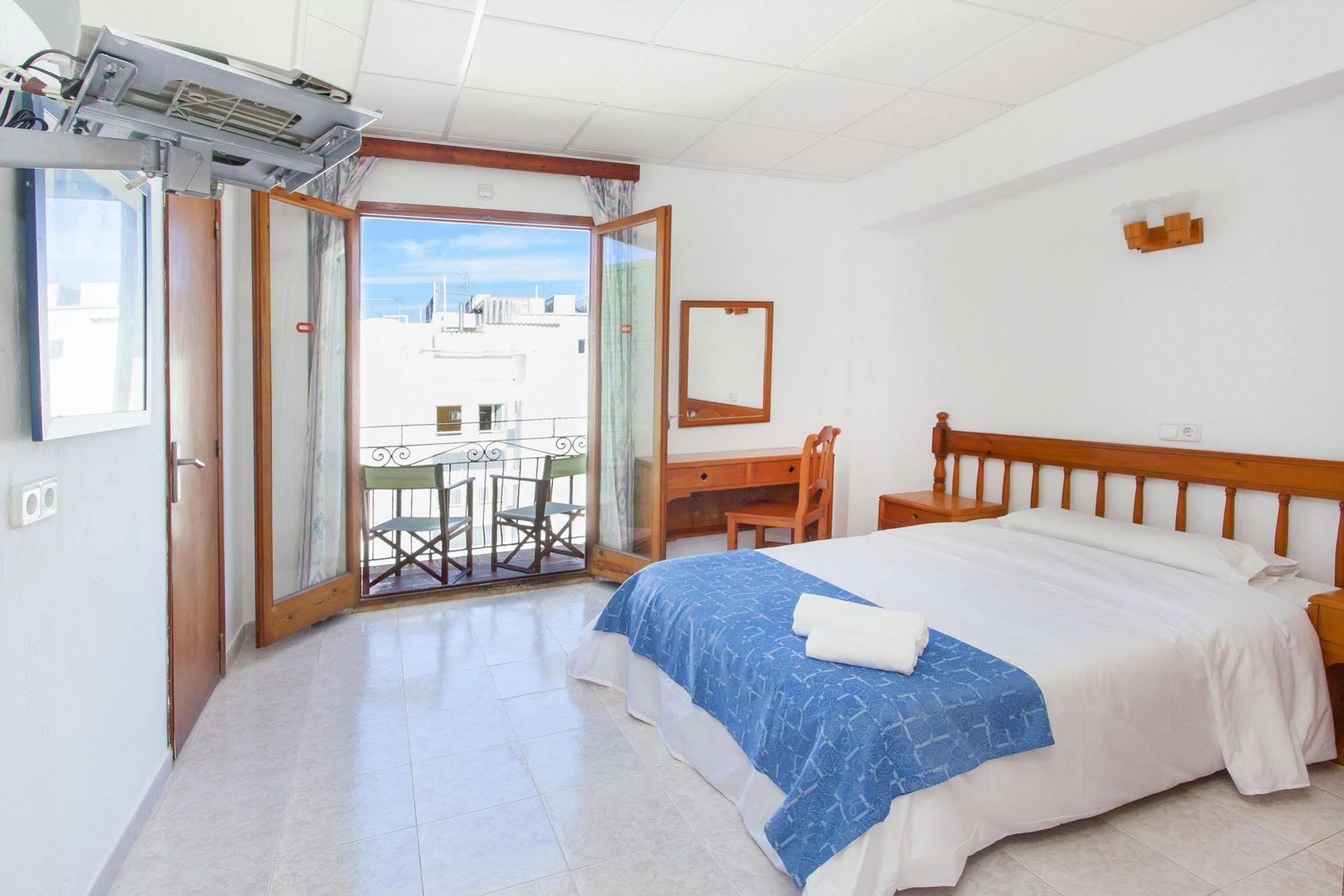 Can Beia Hostal Boutique (Adults Only) Сан-Антонио-Абад Экстерьер фото