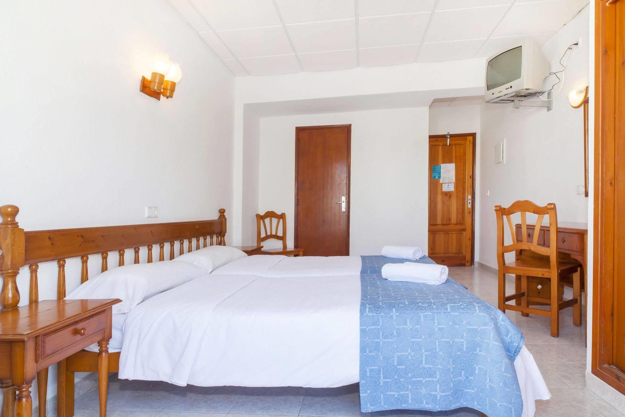 Can Beia Hostal Boutique (Adults Only) Сан-Антонио-Абад Экстерьер фото